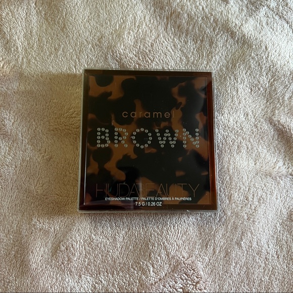 Huda Beauty brown obsessions in caramel - Picture 4 of 8